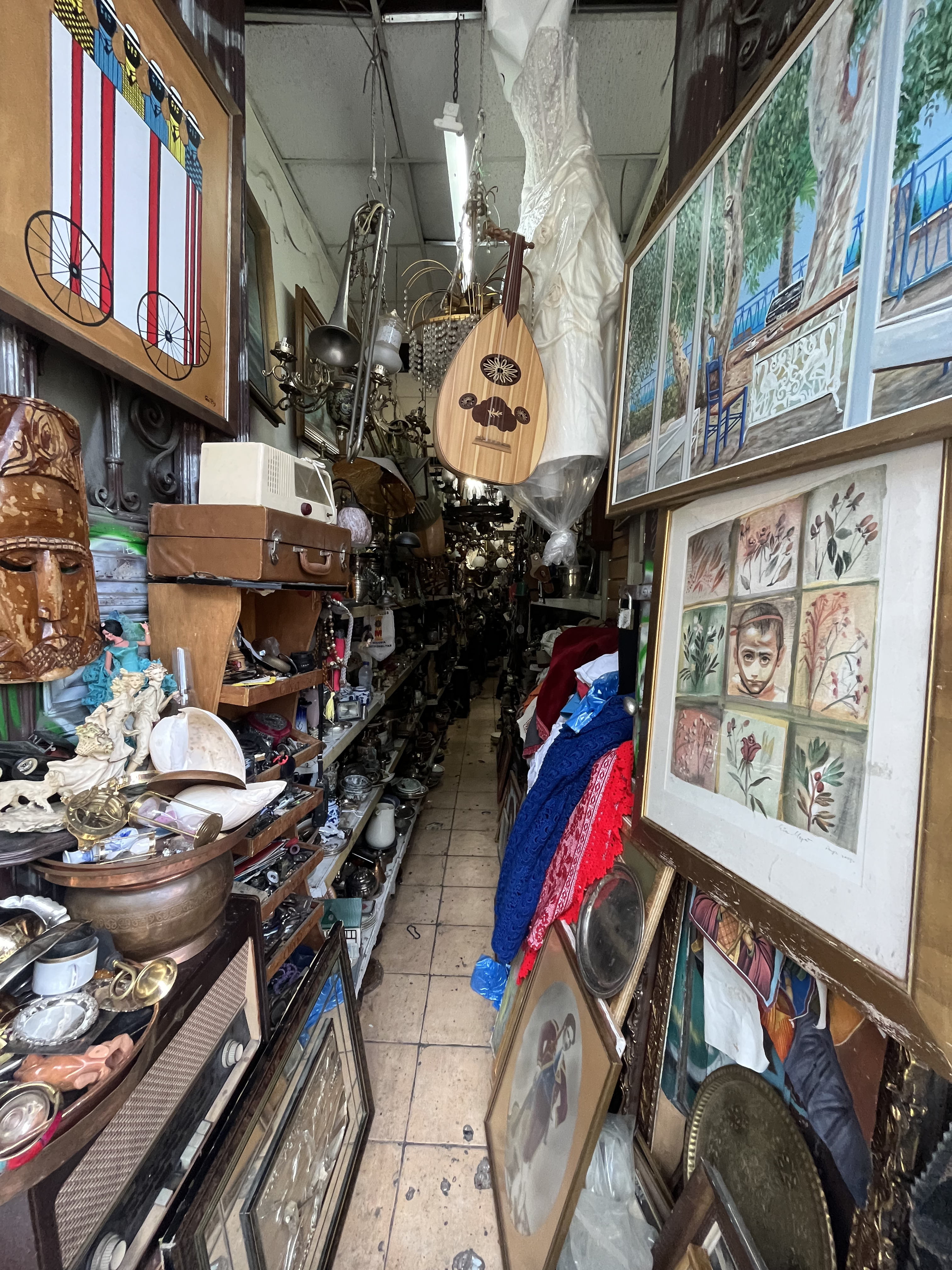 Antique shops in Athens