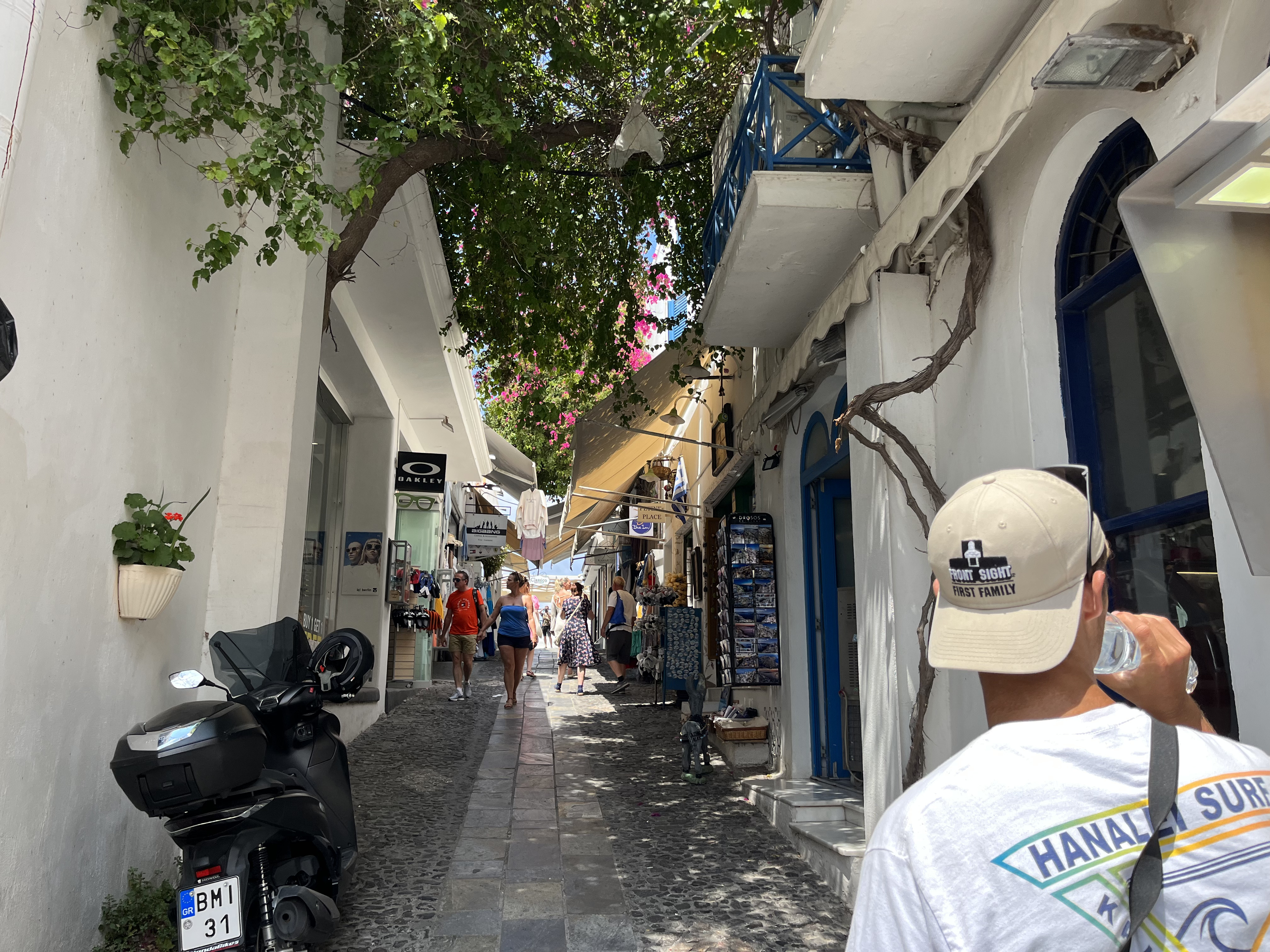 Tourist shops and souvenirs in Santorini